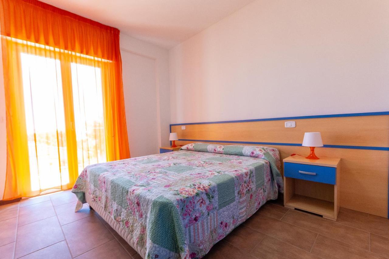 Residence Palazzo Sayonara Tortoreto Buitenkant foto