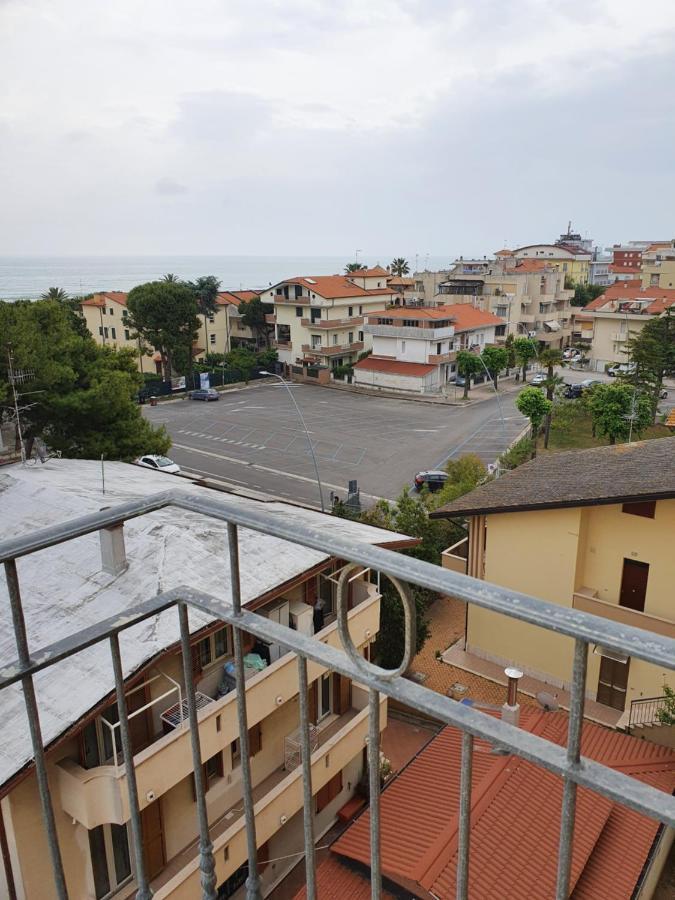 Residence Palazzo Sayonara Tortoreto Buitenkant foto