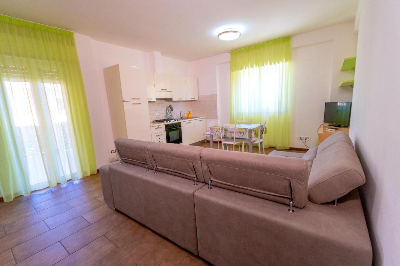 Residence Palazzo Sayonara Tortoreto Buitenkant foto