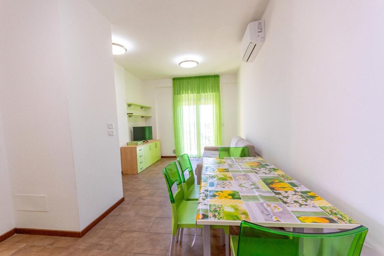 Residence Palazzo Sayonara Tortoreto Buitenkant foto
